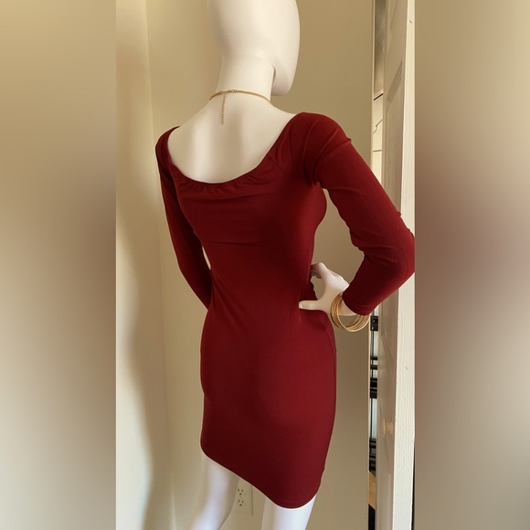 Off-Shoulder Deep Red Ruched Dress - Picture 3 of 3